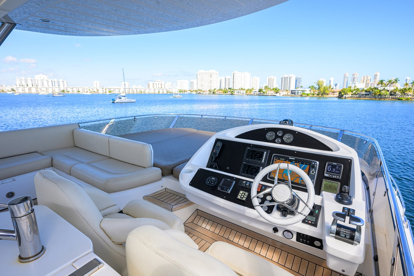 https://arconyachts.ams3.digitaloceanspaces.com/97116/conversions/large_4550448-optimize.jpg
