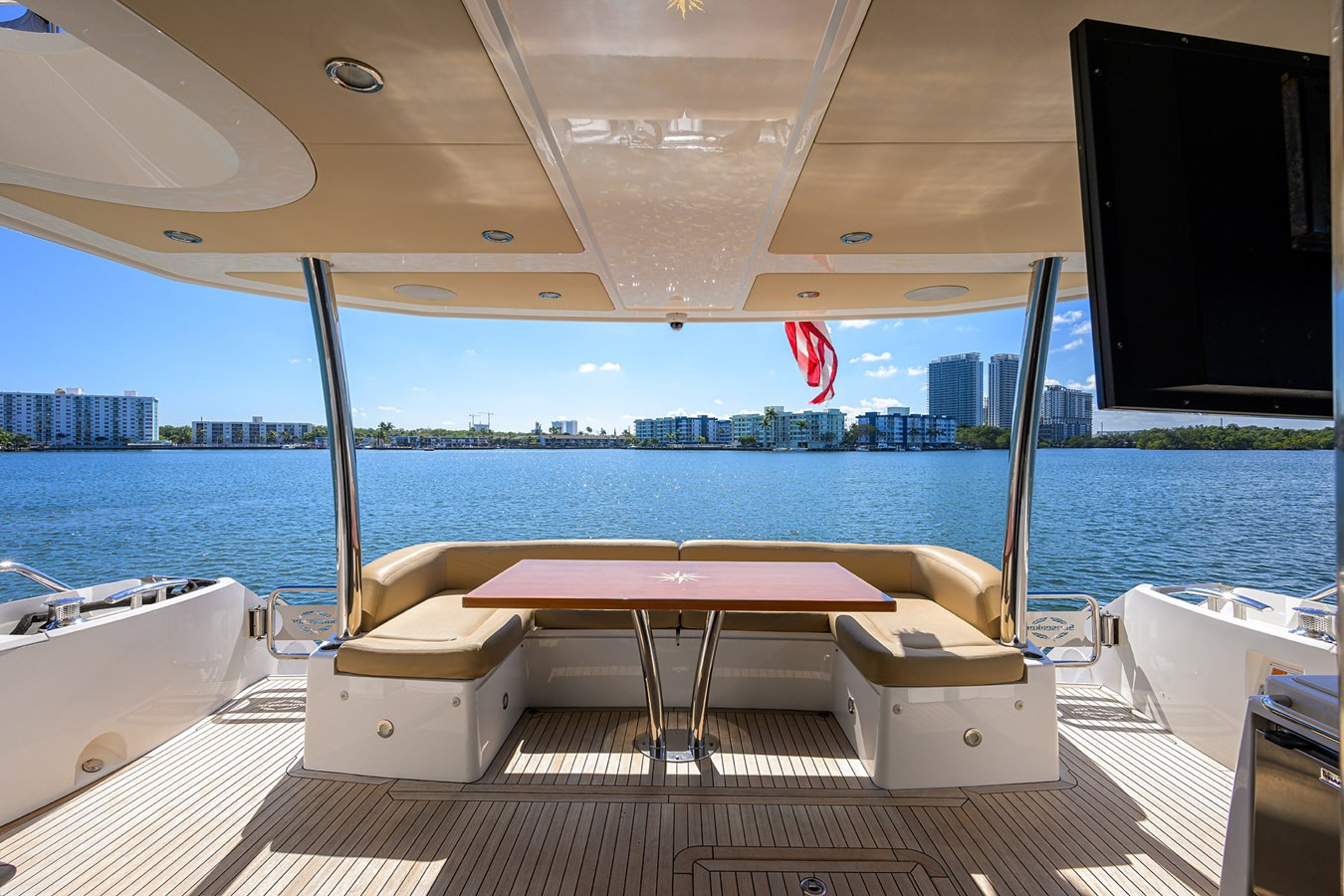 https://arconyachts.ams3.digitaloceanspaces.com/97147/conversions/large_4550461-optimize.jpg