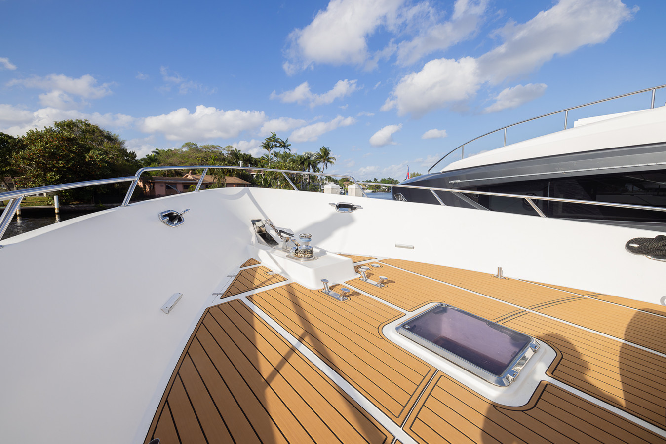 https://arconyachts.ams3.digitaloceanspaces.com/97148/conversions/large_4840225-optimize.jpg