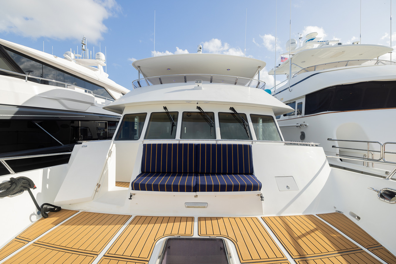 https://arconyachts.ams3.digitaloceanspaces.com/97152/conversions/large_4840226-optimize.jpg
