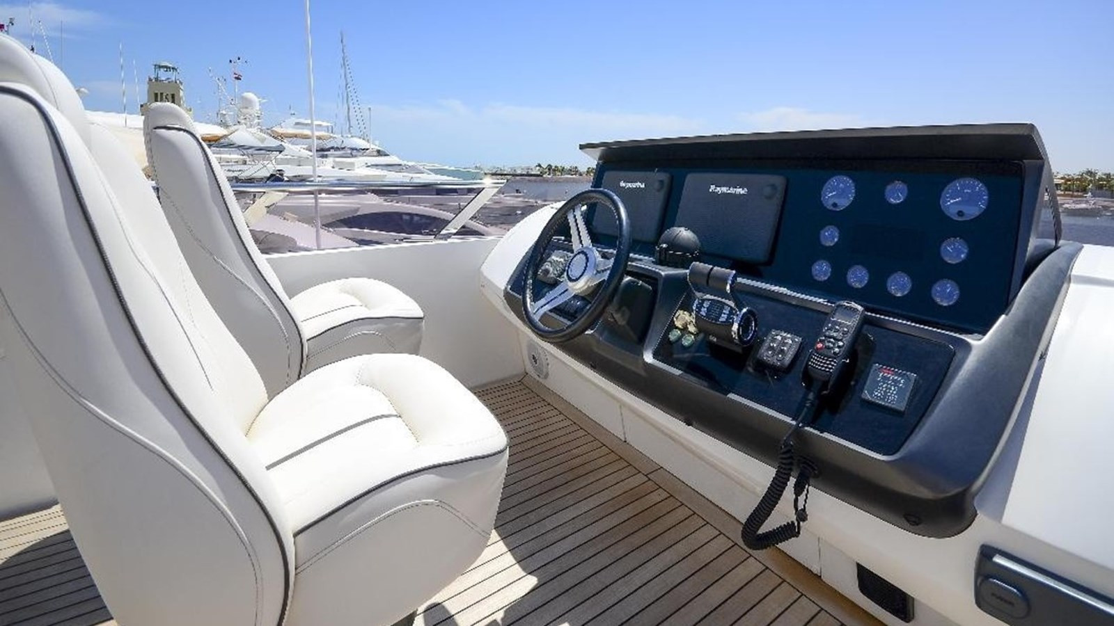https://arconyachts.ams3.digitaloceanspaces.com/97172/conversions/large_4069213-optimize.jpg