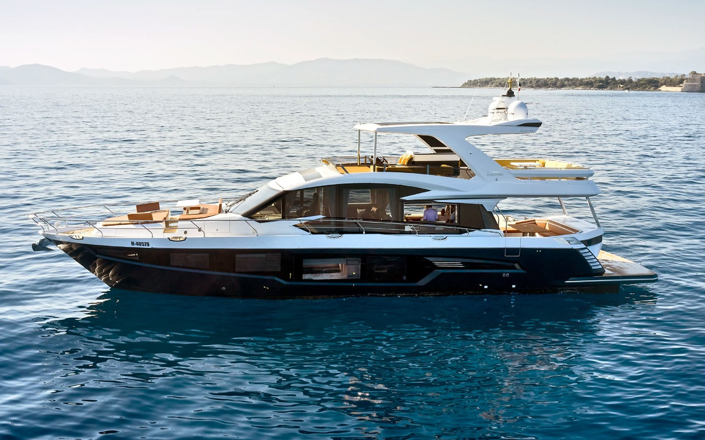 https://arconyachts.ams3.digitaloceanspaces.com/97196/conversions/large_3938277-optimize.jpg