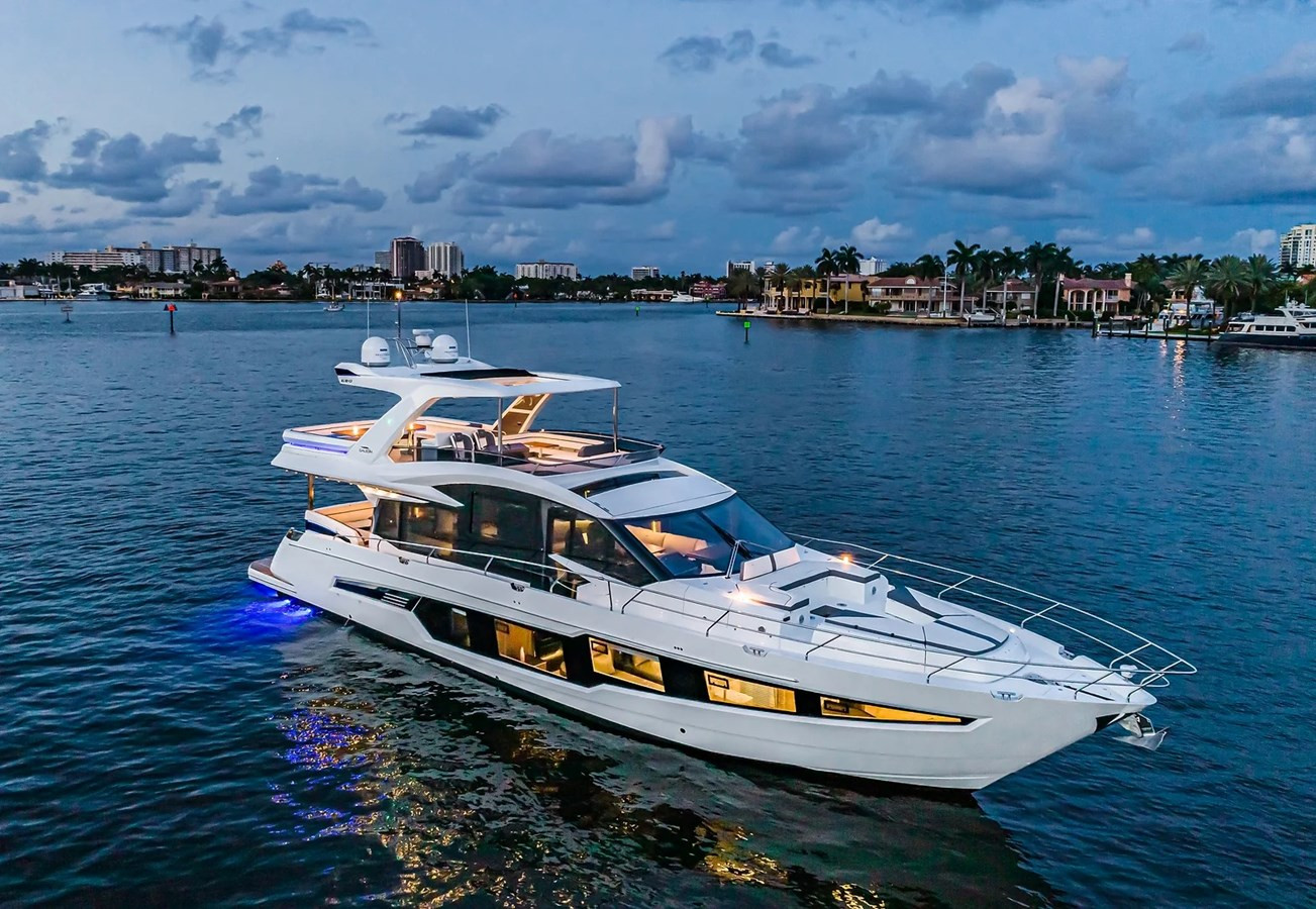 https://arconyachts.ams3.digitaloceanspaces.com/97197/conversions/large_4759413-optimize.jpg