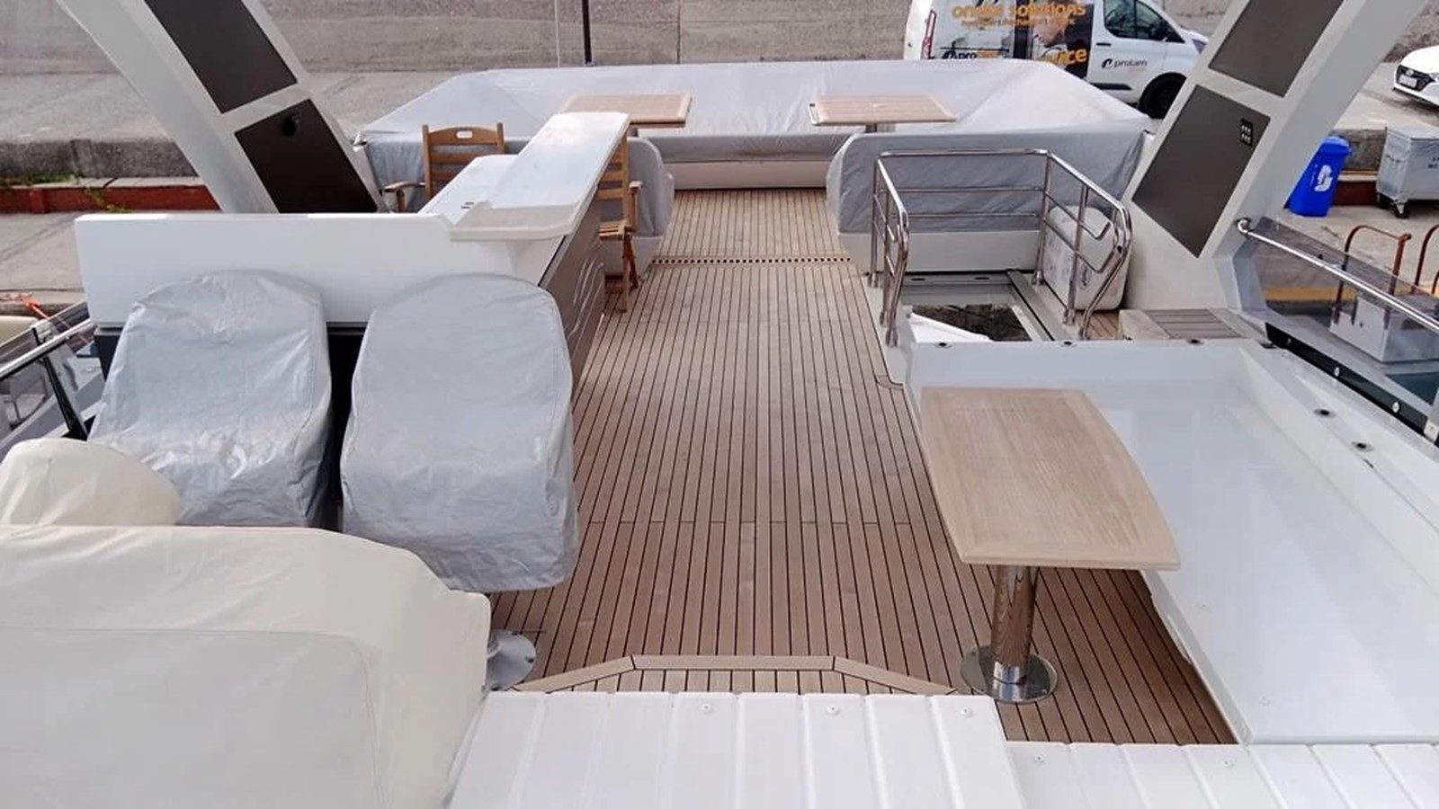 https://arconyachts.ams3.digitaloceanspaces.com/97201/conversions/large_4759415-optimize.jpg