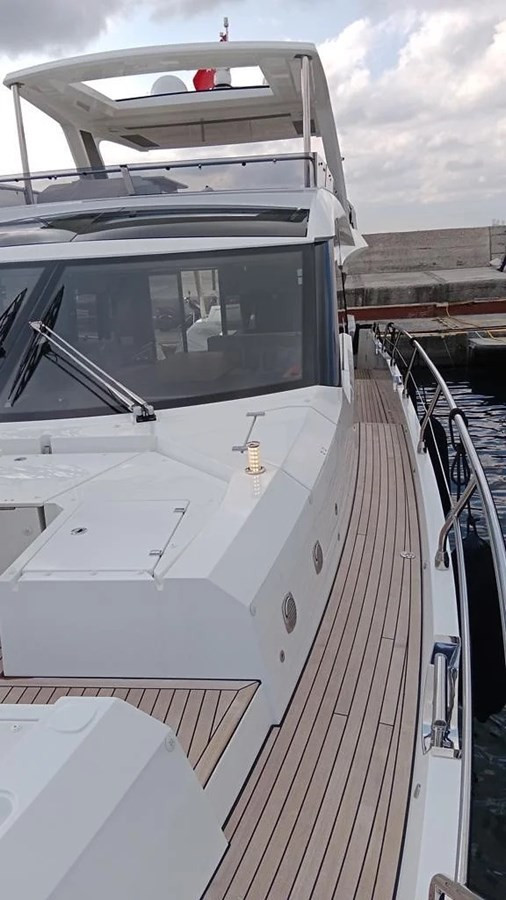 https://arconyachts.ams3.digitaloceanspaces.com/97210/conversions/large_4759418-optimize.jpg
