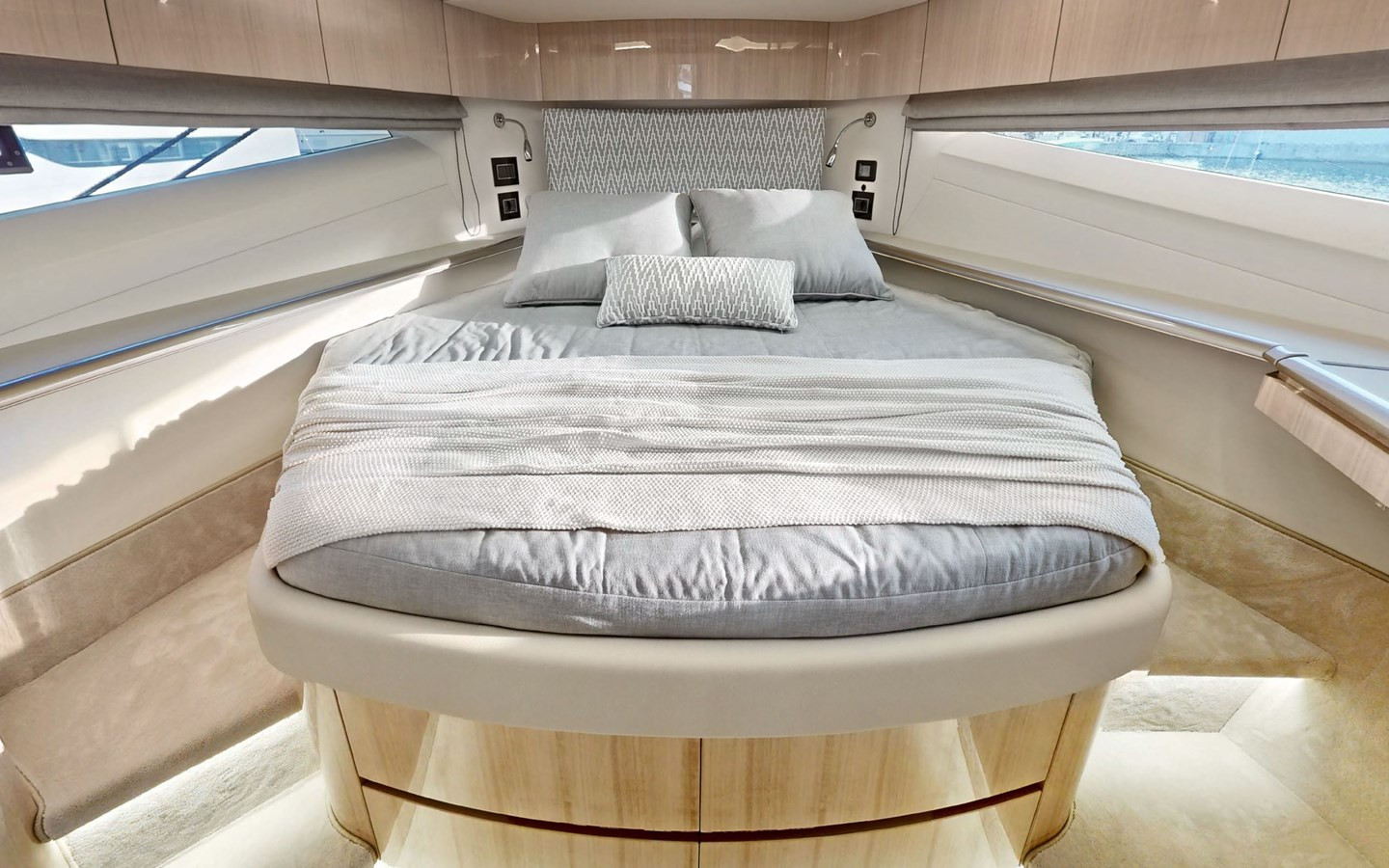 https://arconyachts.ams3.digitaloceanspaces.com/97218/conversions/large_3938284-optimize.jpg