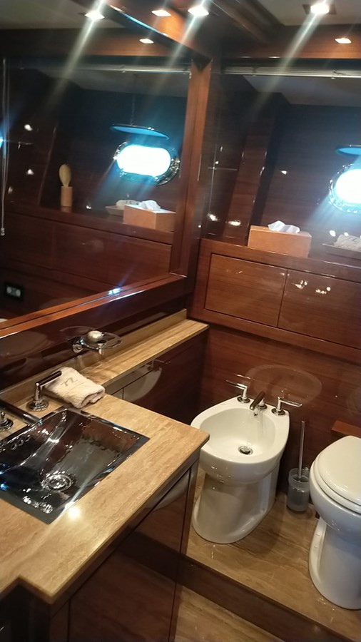 https://arconyachts.ams3.digitaloceanspaces.com/97255/conversions/large_4566896-optimize.jpg