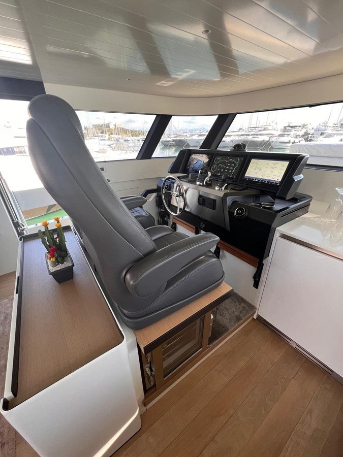 https://arconyachts.ams3.digitaloceanspaces.com/97271/conversions/large_4630529-optimize.jpg