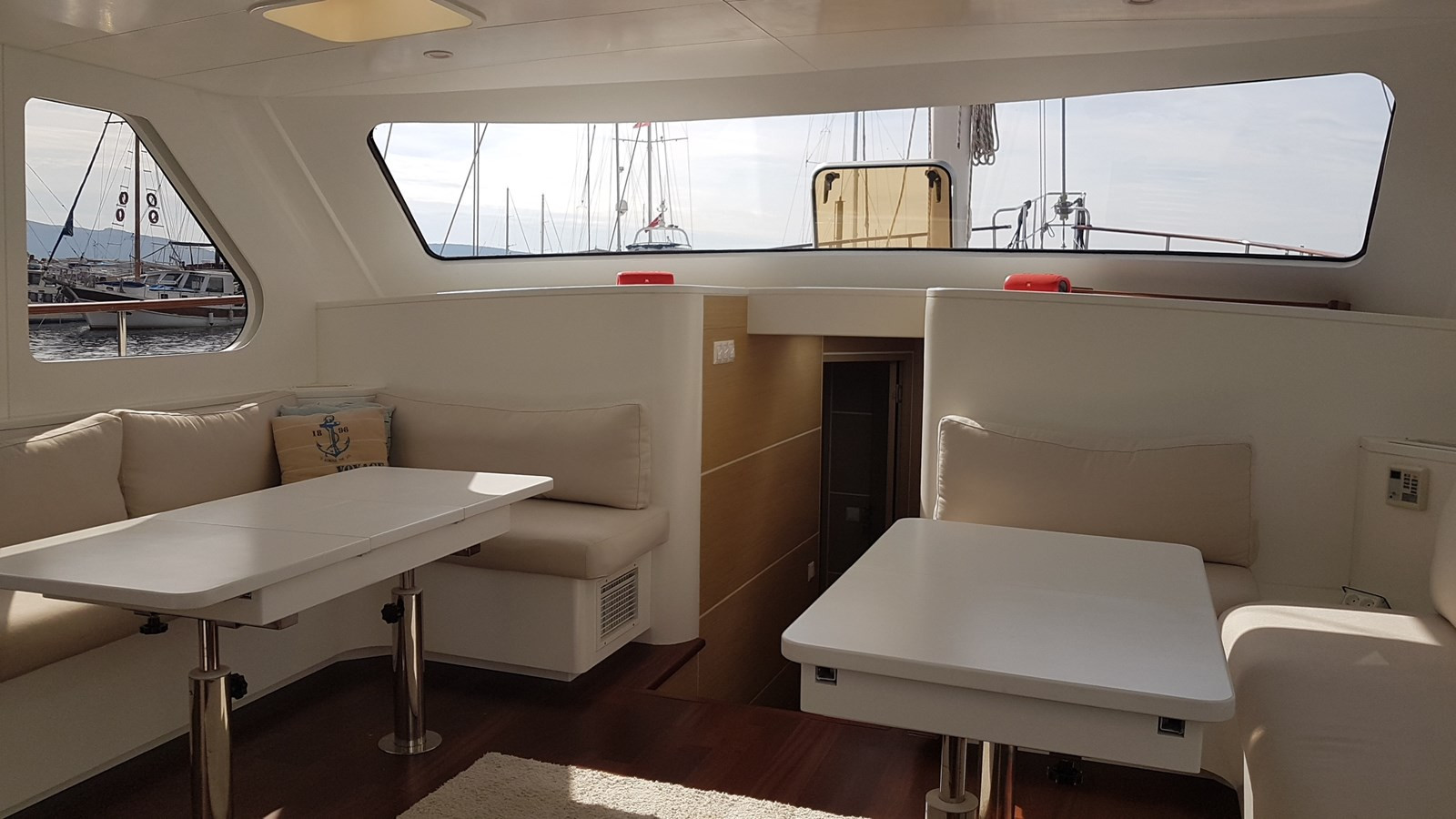 https://arconyachts.ams3.digitaloceanspaces.com/97364/conversions/large_4538947-optimize.jpg