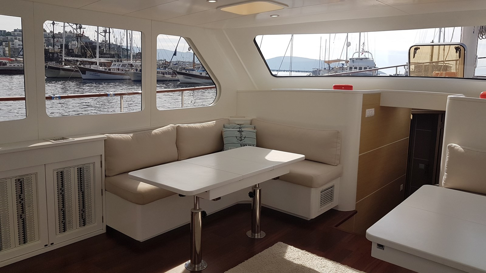 https://arconyachts.ams3.digitaloceanspaces.com/97367/conversions/large_4538948-optimize.jpg