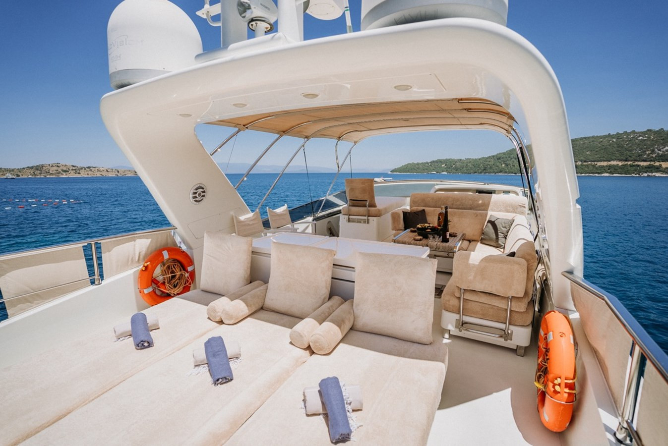 https://arconyachts.ams3.digitaloceanspaces.com/97368/conversions/large_4501460-optimize.jpg