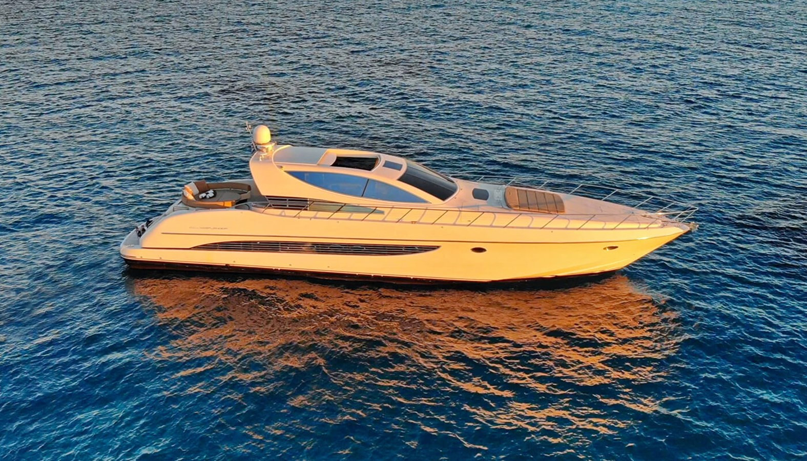 https://arconyachts.ams3.digitaloceanspaces.com/97404/conversions/large_4613567-optimize.jpg