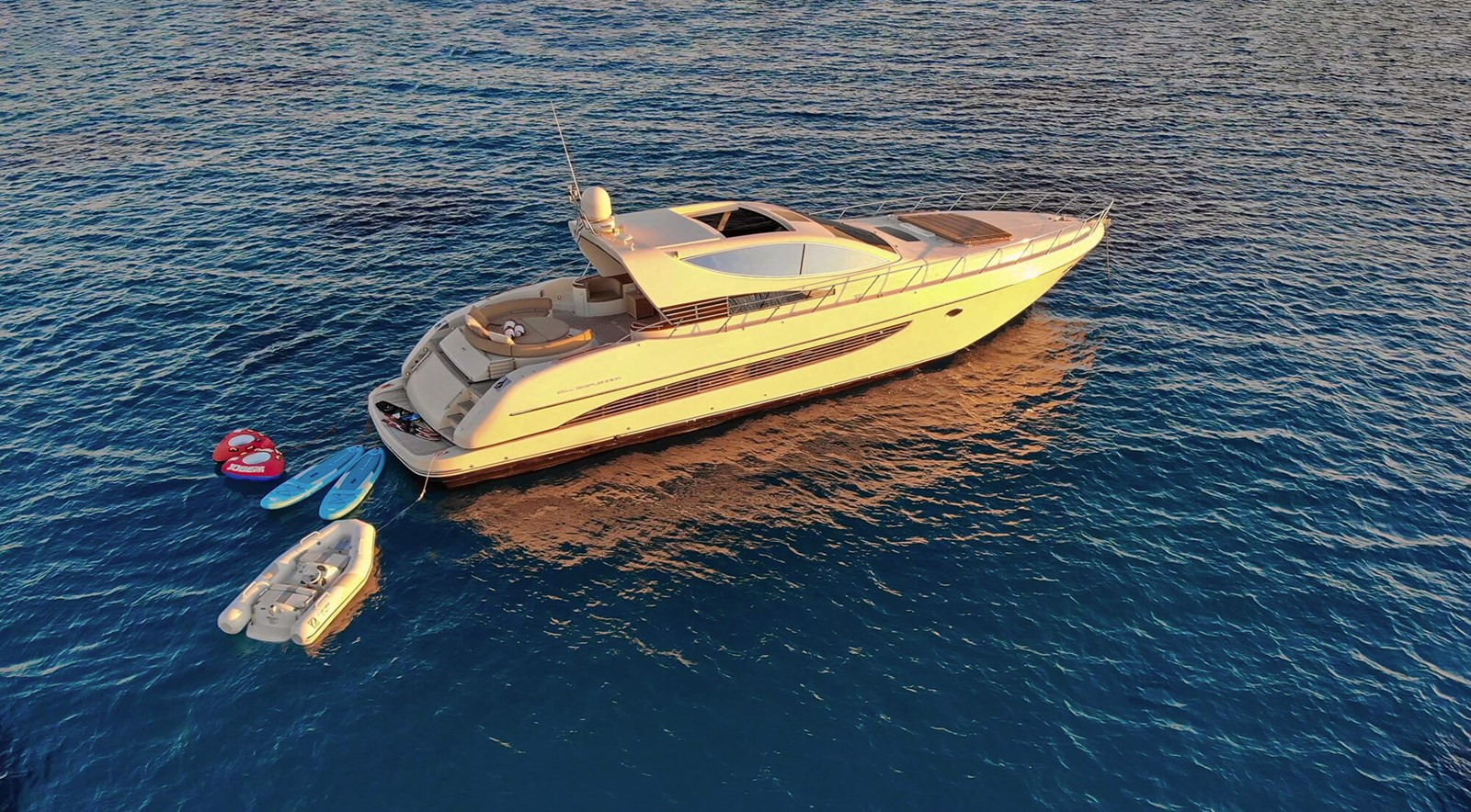 https://arconyachts.ams3.digitaloceanspaces.com/97407/conversions/large_4613568-optimize.jpg