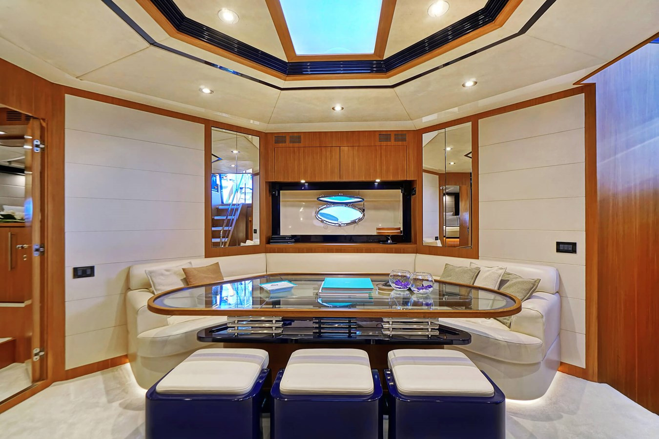 https://arconyachts.ams3.digitaloceanspaces.com/97437/conversions/large_4613578-optimize.jpg