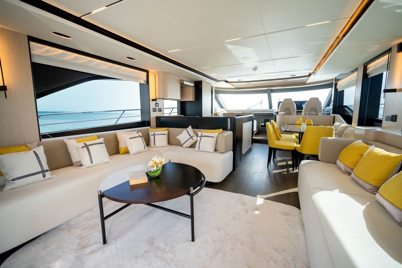 https://arconyachts.ams3.digitaloceanspaces.com/97487/conversions/large_4124224-optimize.jpg
