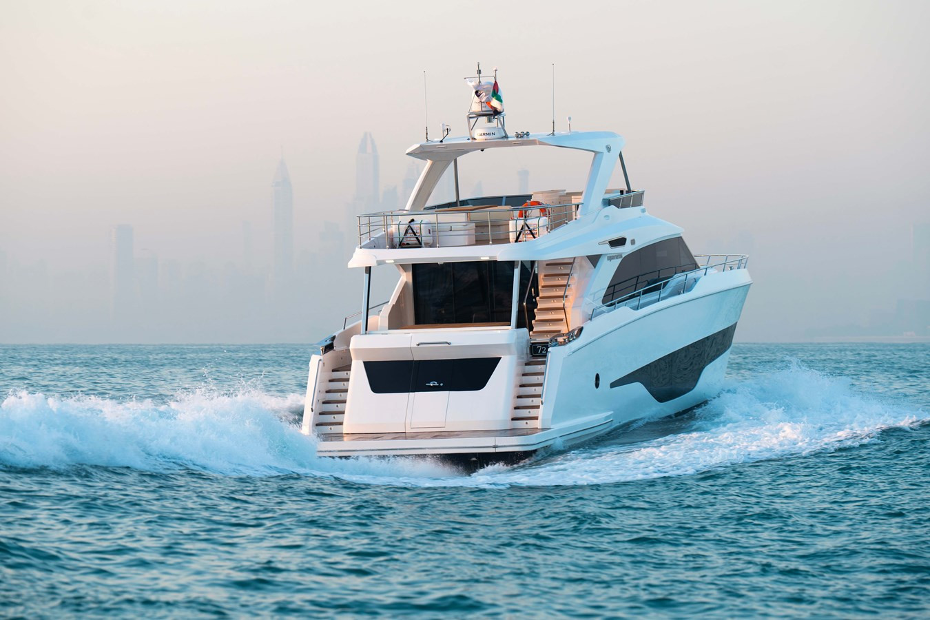 https://arconyachts.ams3.digitaloceanspaces.com/97533/conversions/large_4149029-optimize.jpg