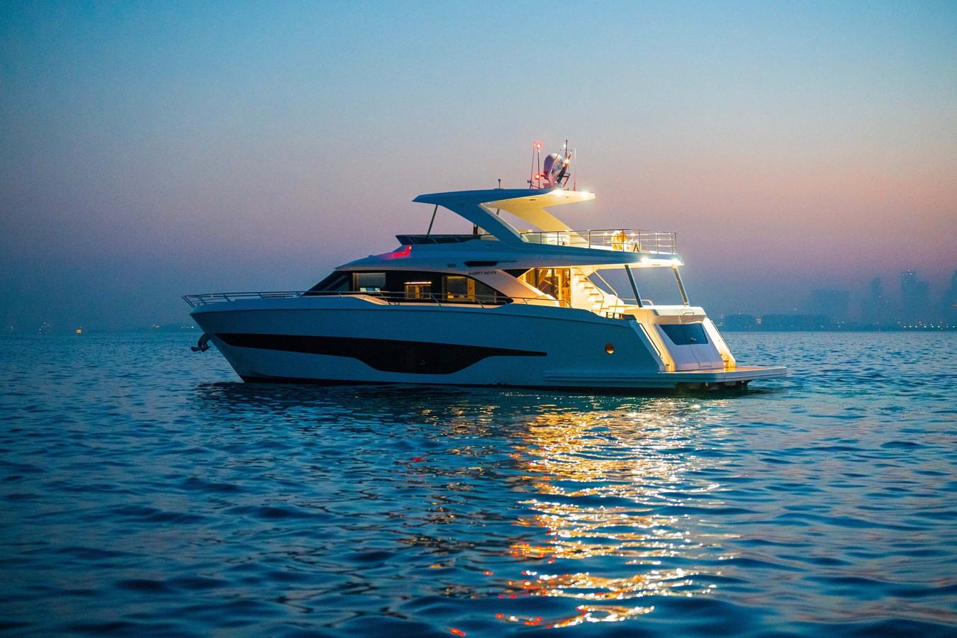 https://arconyachts.ams3.digitaloceanspaces.com/97536/conversions/large_4149046-optimize.jpg