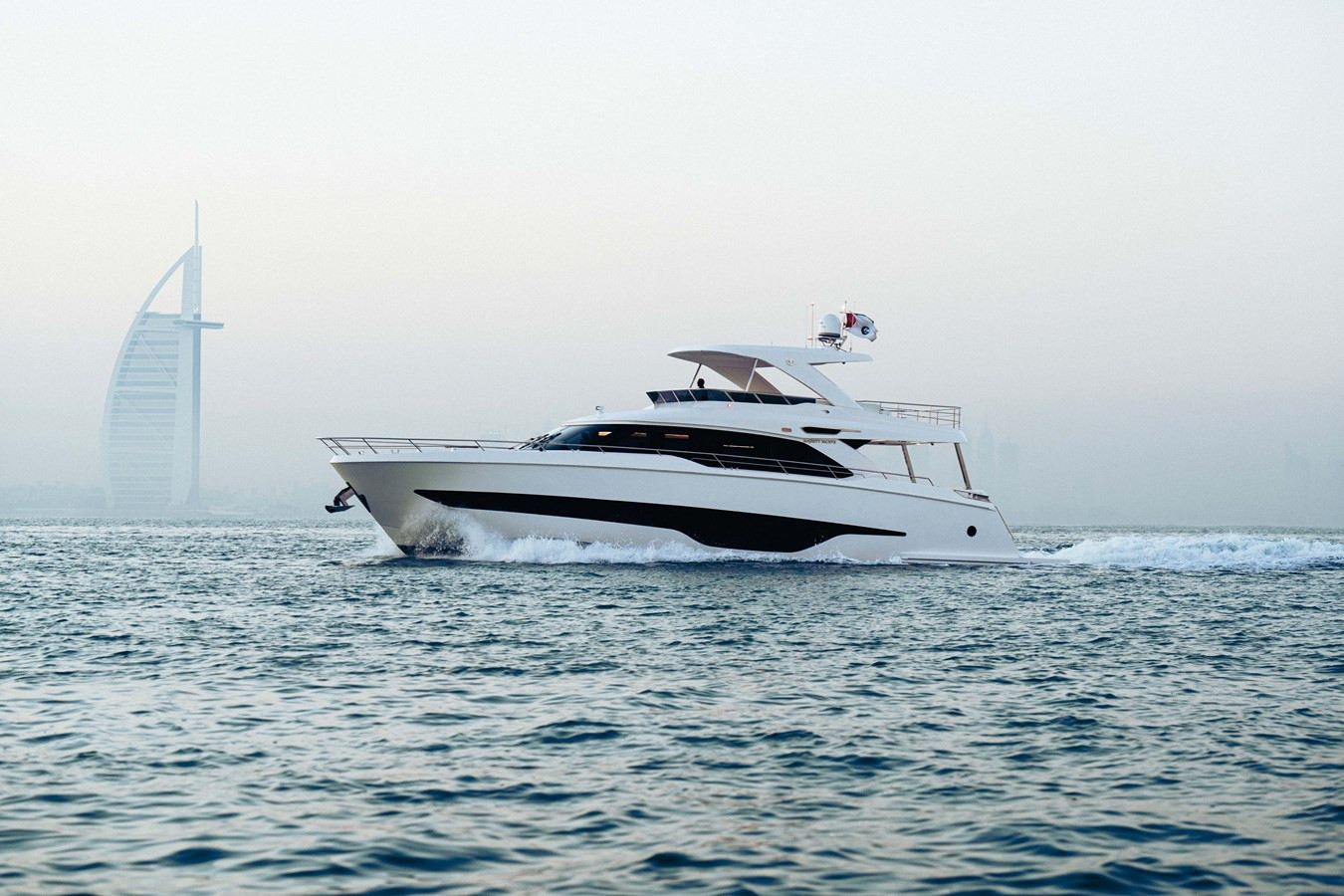https://arconyachts.ams3.digitaloceanspaces.com/97541/conversions/large_4149054-optimize.jpg