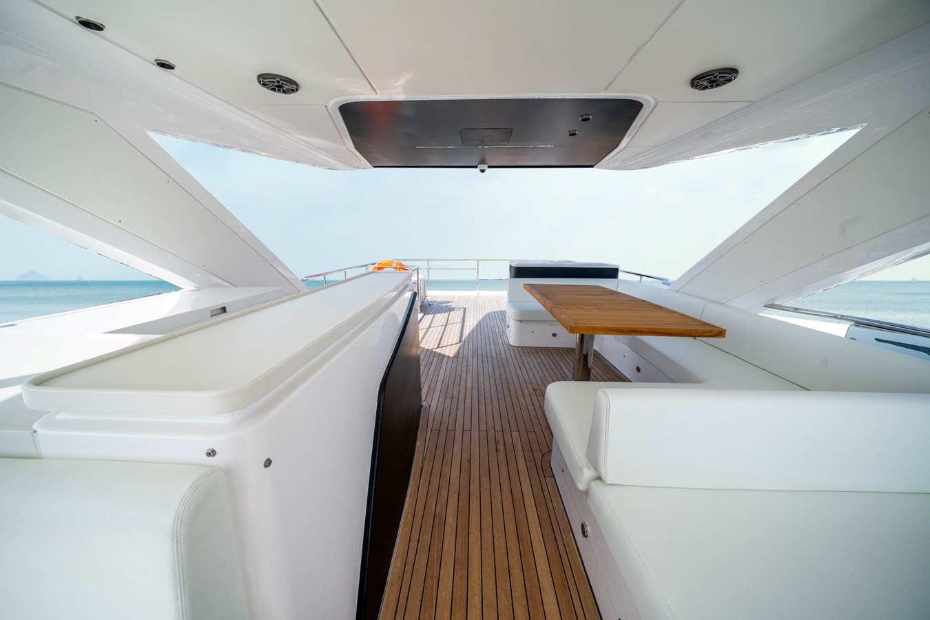 https://arconyachts.ams3.digitaloceanspaces.com/97548/conversions/large_4124247-optimize.jpg