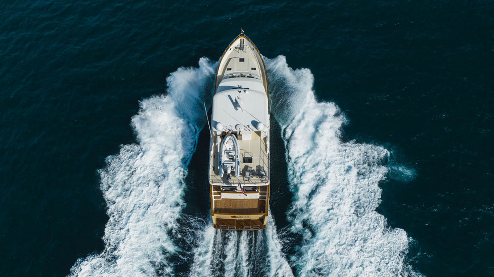 https://arconyachts.ams3.digitaloceanspaces.com/97567/conversions/large_4042772-optimize.jpg