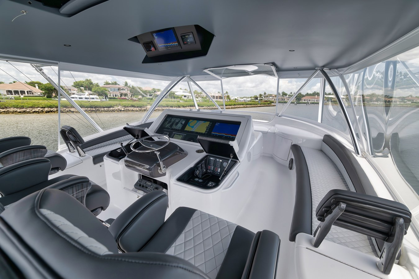 https://arconyachts.ams3.digitaloceanspaces.com/97595/conversions/large_4702613-optimize.jpg