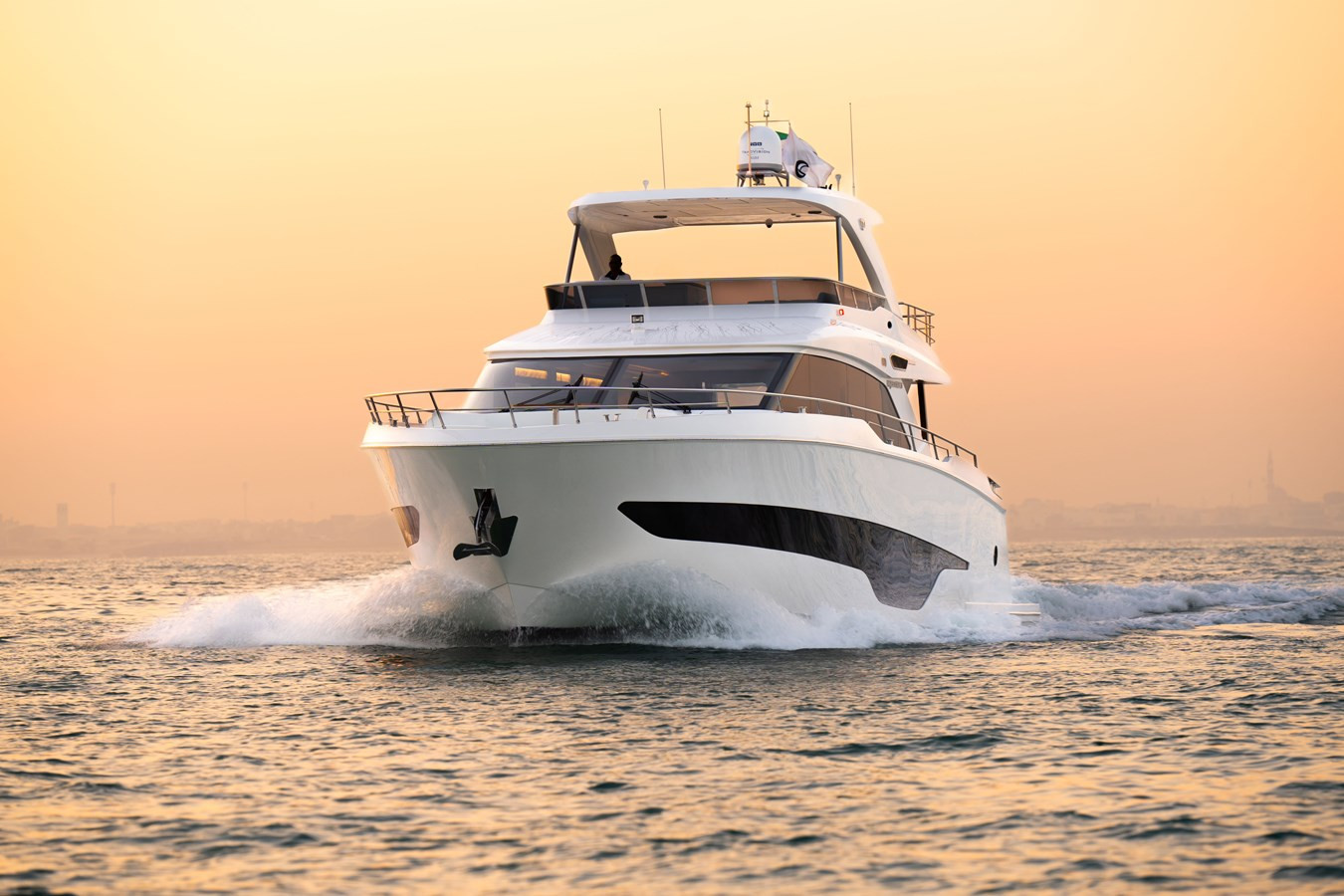 https://arconyachts.ams3.digitaloceanspaces.com/97612/conversions/large_4124270-optimize.jpg