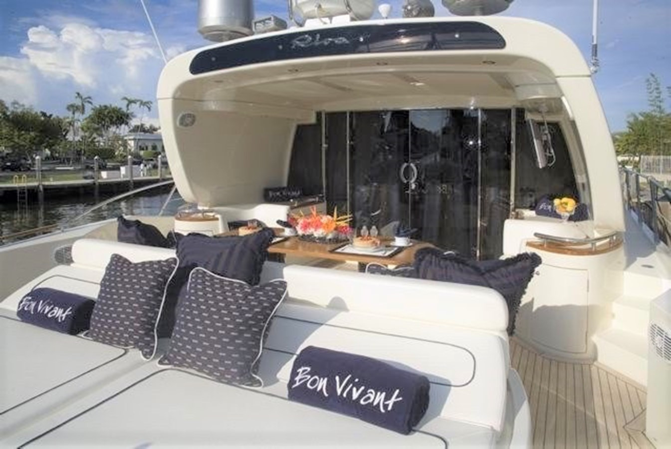 https://arconyachts.ams3.digitaloceanspaces.com/97906/conversions/large_3205513-optimize.jpg