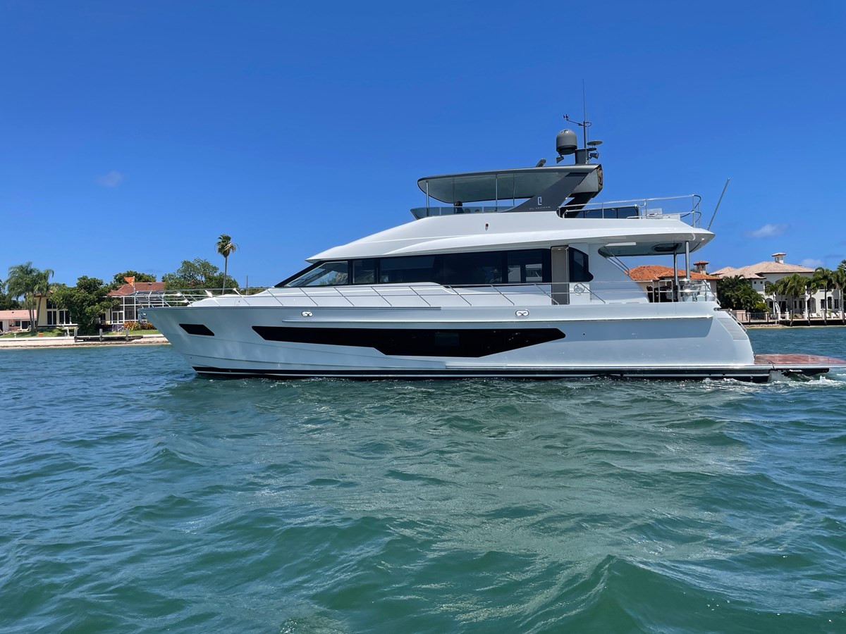 https://arconyachts.ams3.digitaloceanspaces.com/97955/conversions/large_3722298-optimize.jpg