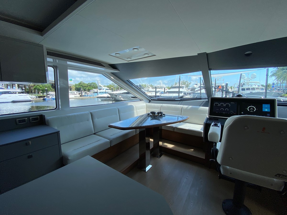 https://arconyachts.ams3.digitaloceanspaces.com/97972/conversions/large_3722304-optimize.jpg