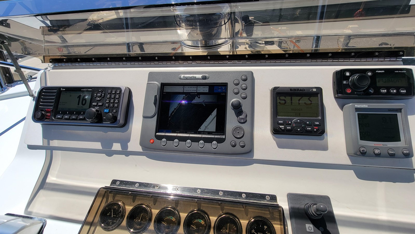 https://arconyachts.ams3.digitaloceanspaces.com/97973/conversions/large_3528007-optimize.jpg
