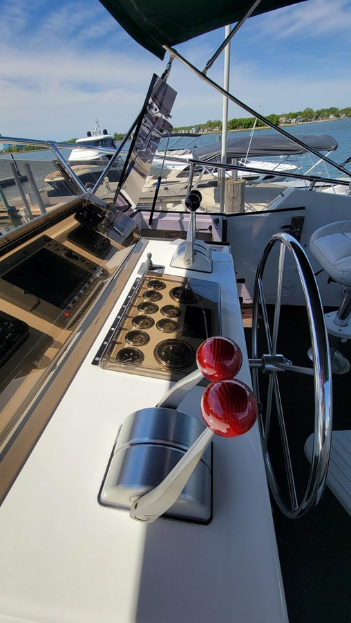 https://arconyachts.ams3.digitaloceanspaces.com/97979/conversions/large_3528009-optimize.jpg