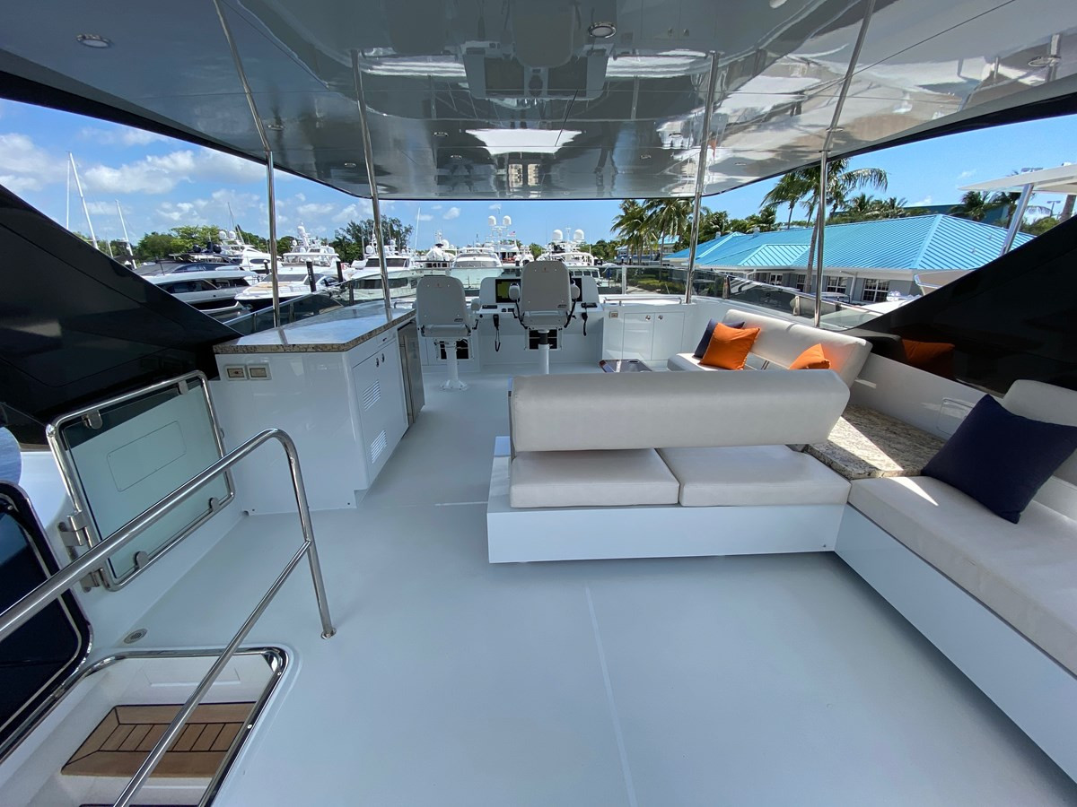 https://arconyachts.ams3.digitaloceanspaces.com/98020/conversions/large_3722320-optimize.jpg