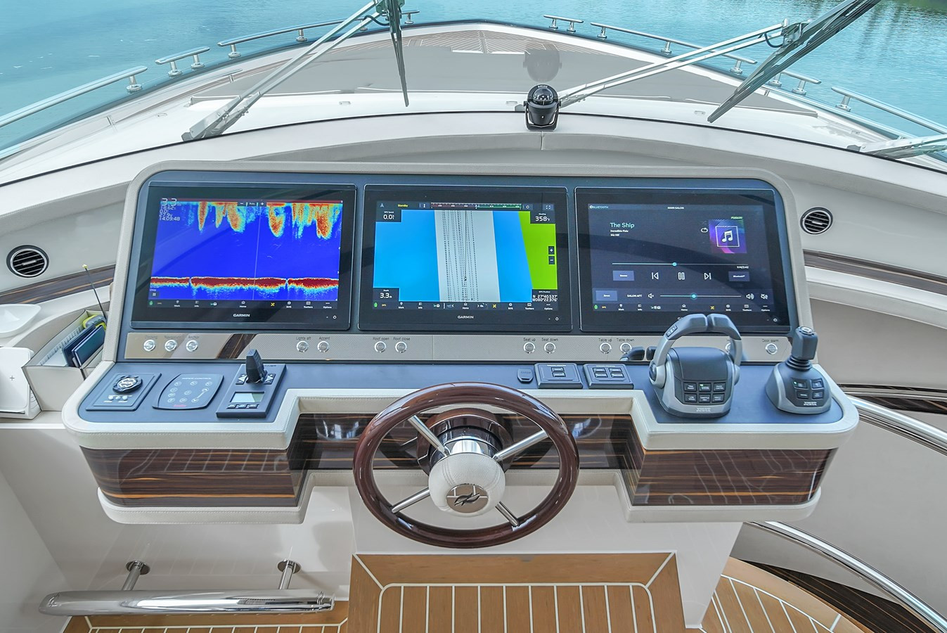 https://arconyachts.ams3.digitaloceanspaces.com/98175/conversions/large_4026238-optimize.jpg