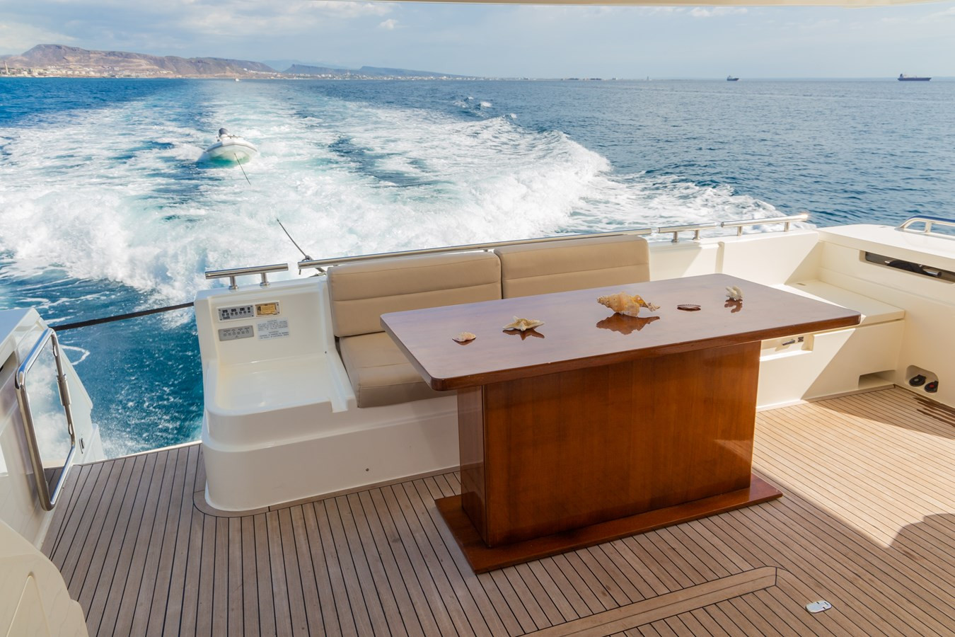 https://arconyachts.ams3.digitaloceanspaces.com/98195/conversions/large_4139363-optimize.jpg