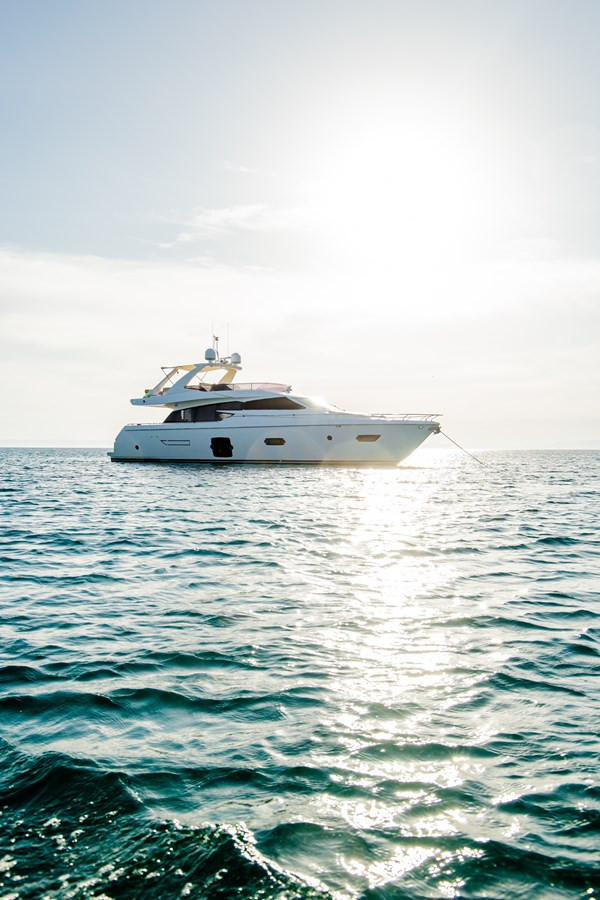 https://arconyachts.ams3.digitaloceanspaces.com/98296/conversions/large_4139400-optimize.jpg