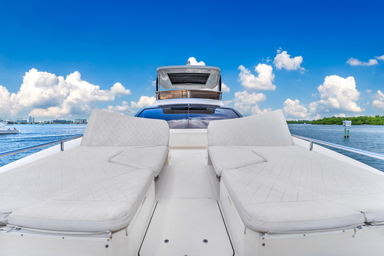 https://arconyachts.ams3.digitaloceanspaces.com/98321/conversions/large_4383194-optimize.jpg