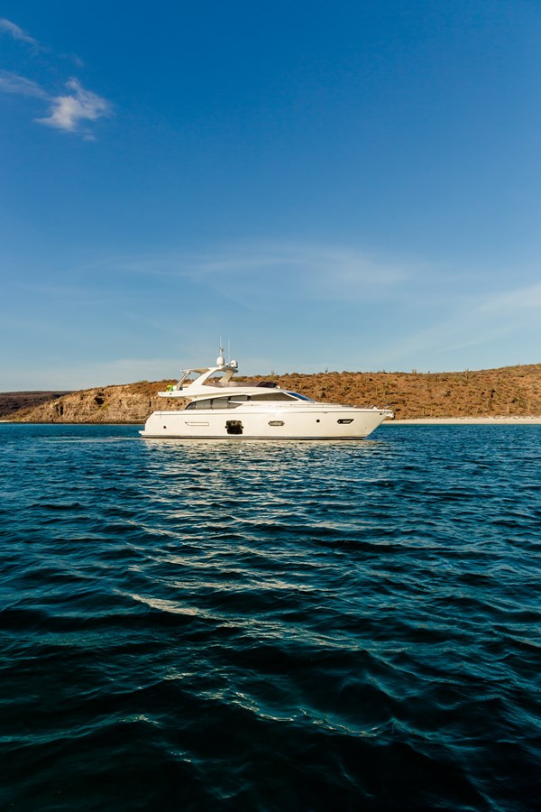 https://arconyachts.ams3.digitaloceanspaces.com/98323/conversions/large_4139409-optimize.jpg