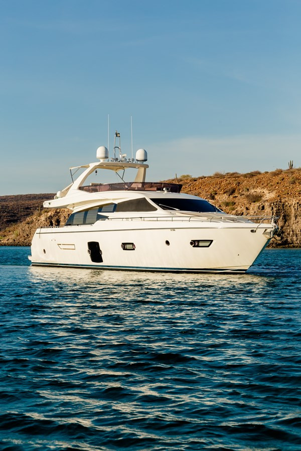 https://arconyachts.ams3.digitaloceanspaces.com/98335/conversions/large_4139413-optimize.jpg