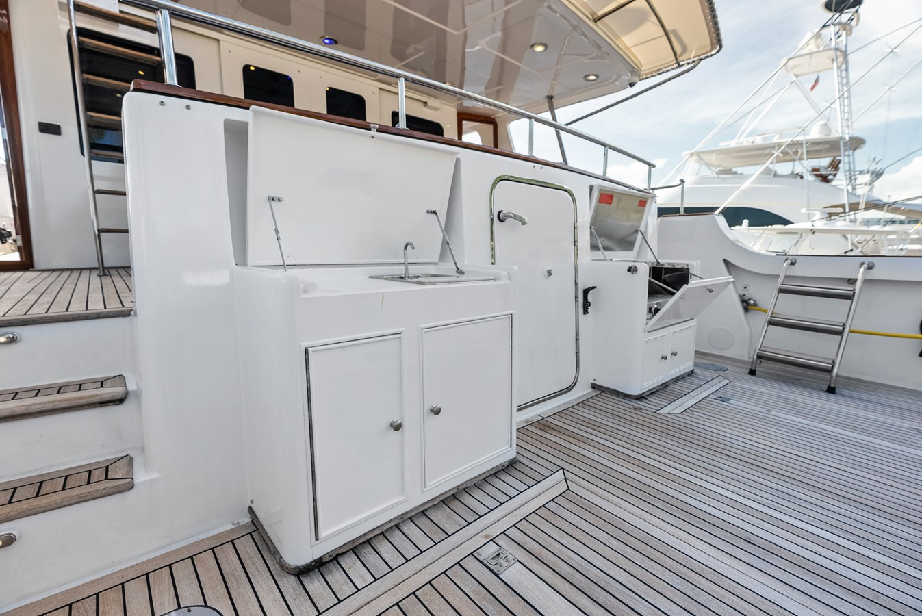 https://arconyachts.ams3.digitaloceanspaces.com/98406/conversions/large_4761417-optimize.jpg