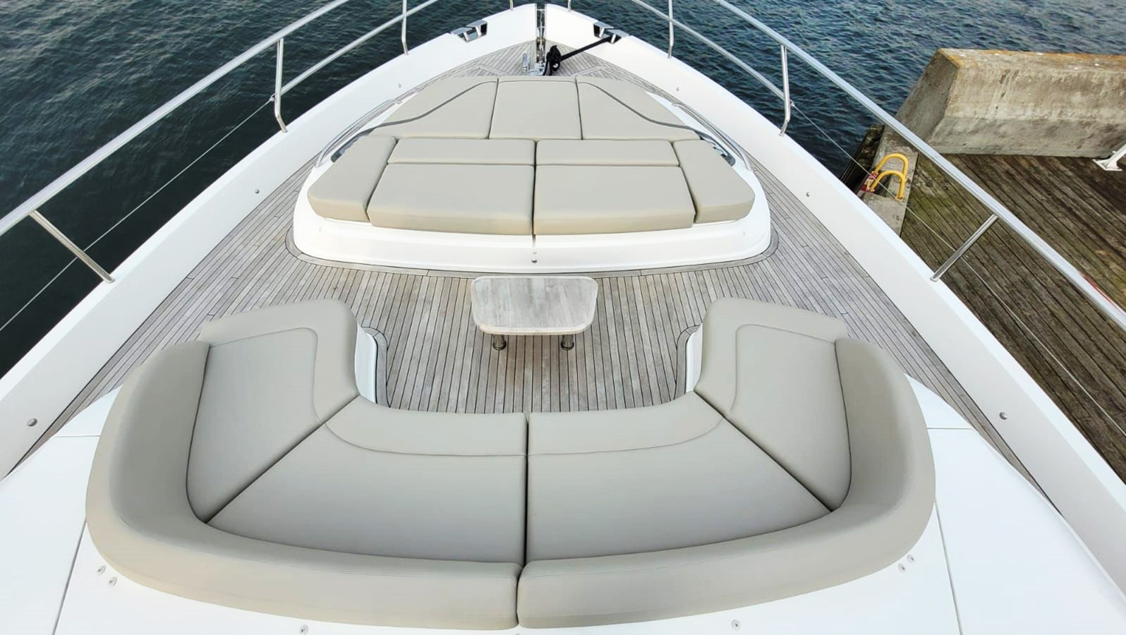 https://arconyachts.ams3.digitaloceanspaces.com/98440/conversions/large_4821583-optimize.jpg