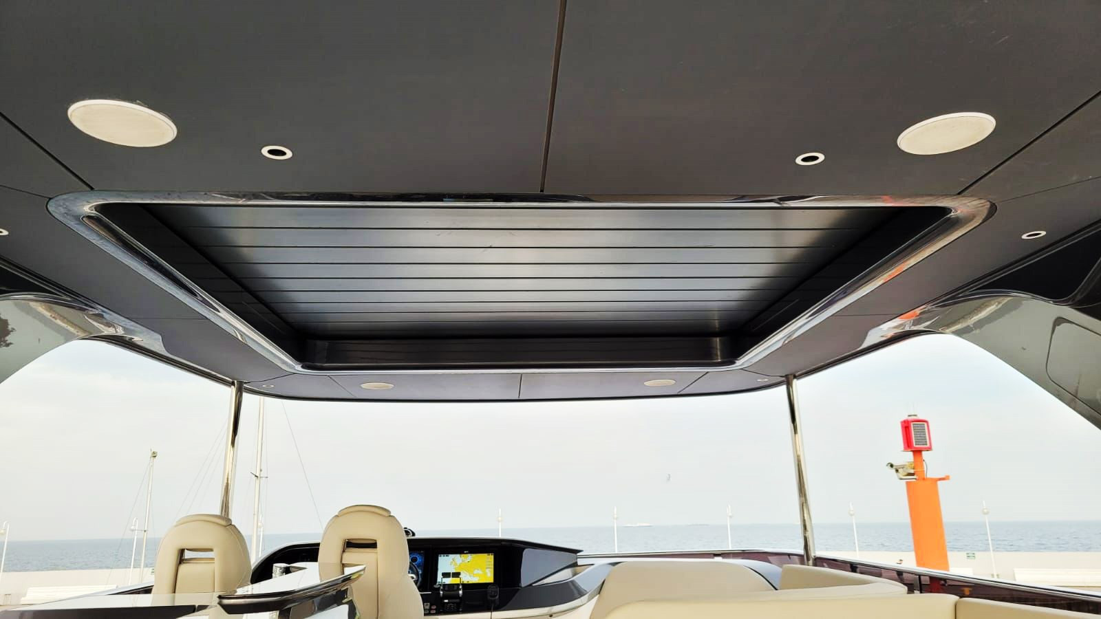 https://arconyachts.ams3.digitaloceanspaces.com/98454/conversions/large_4821589-optimize.jpg