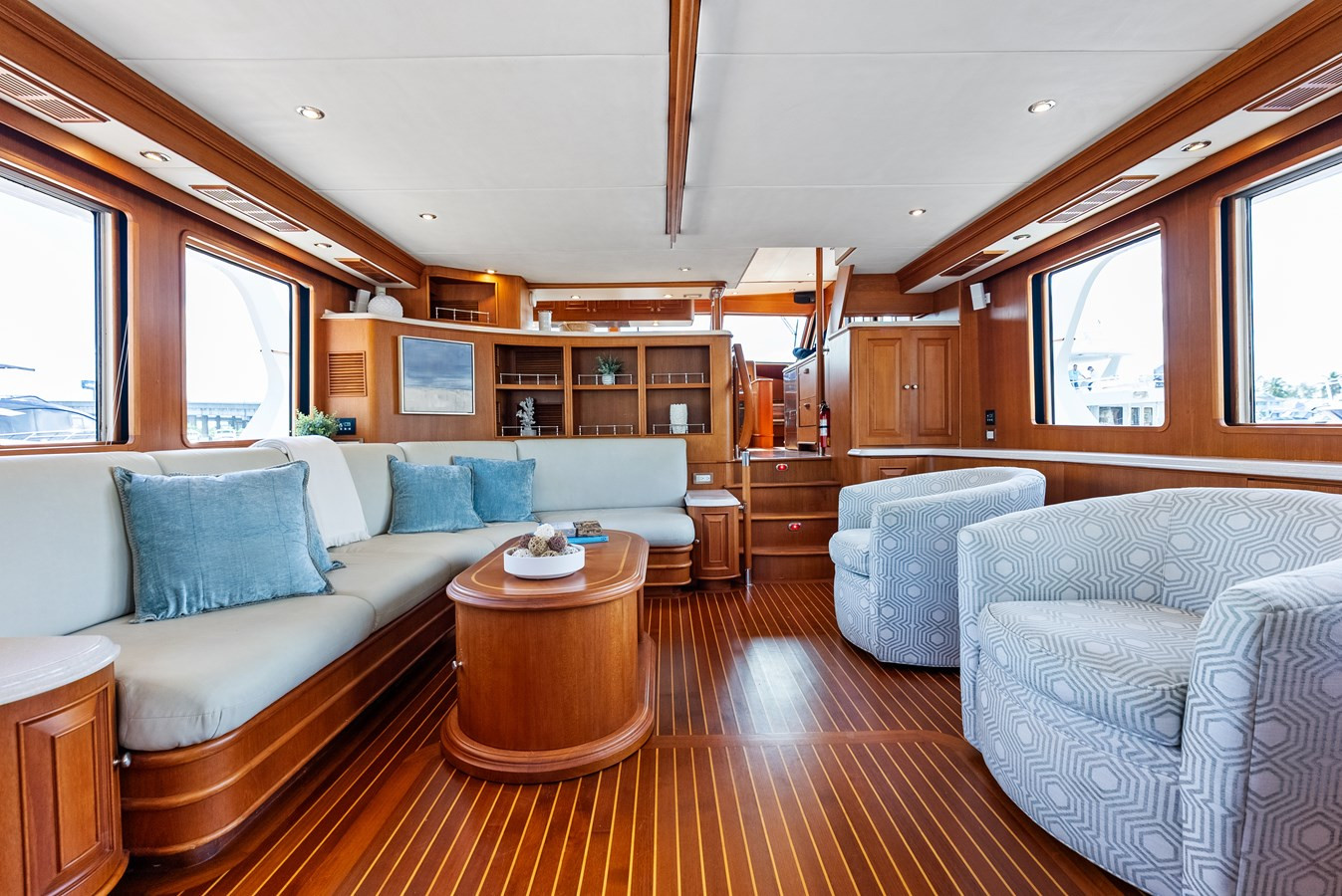 https://arconyachts.ams3.digitaloceanspaces.com/98462/conversions/large_4761445-optimize.jpg