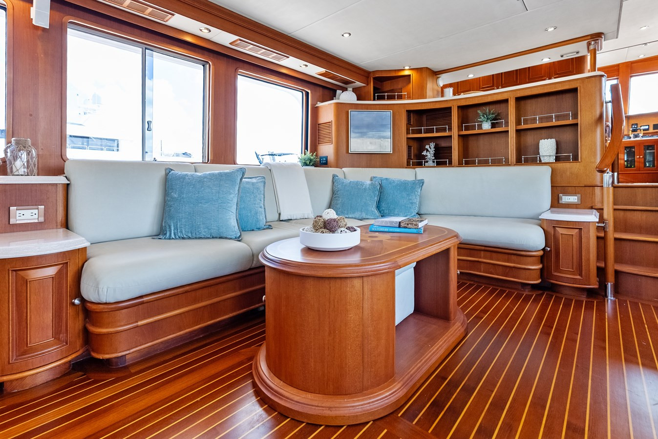 https://arconyachts.ams3.digitaloceanspaces.com/98478/conversions/large_4761452-optimize.jpg