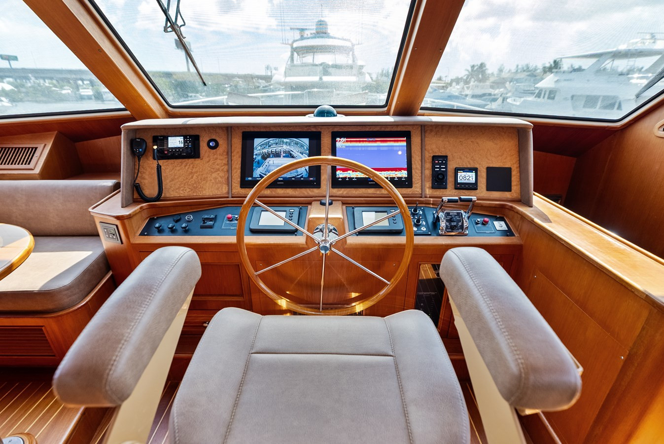 https://arconyachts.ams3.digitaloceanspaces.com/98530/conversions/large_4761471-optimize.jpg