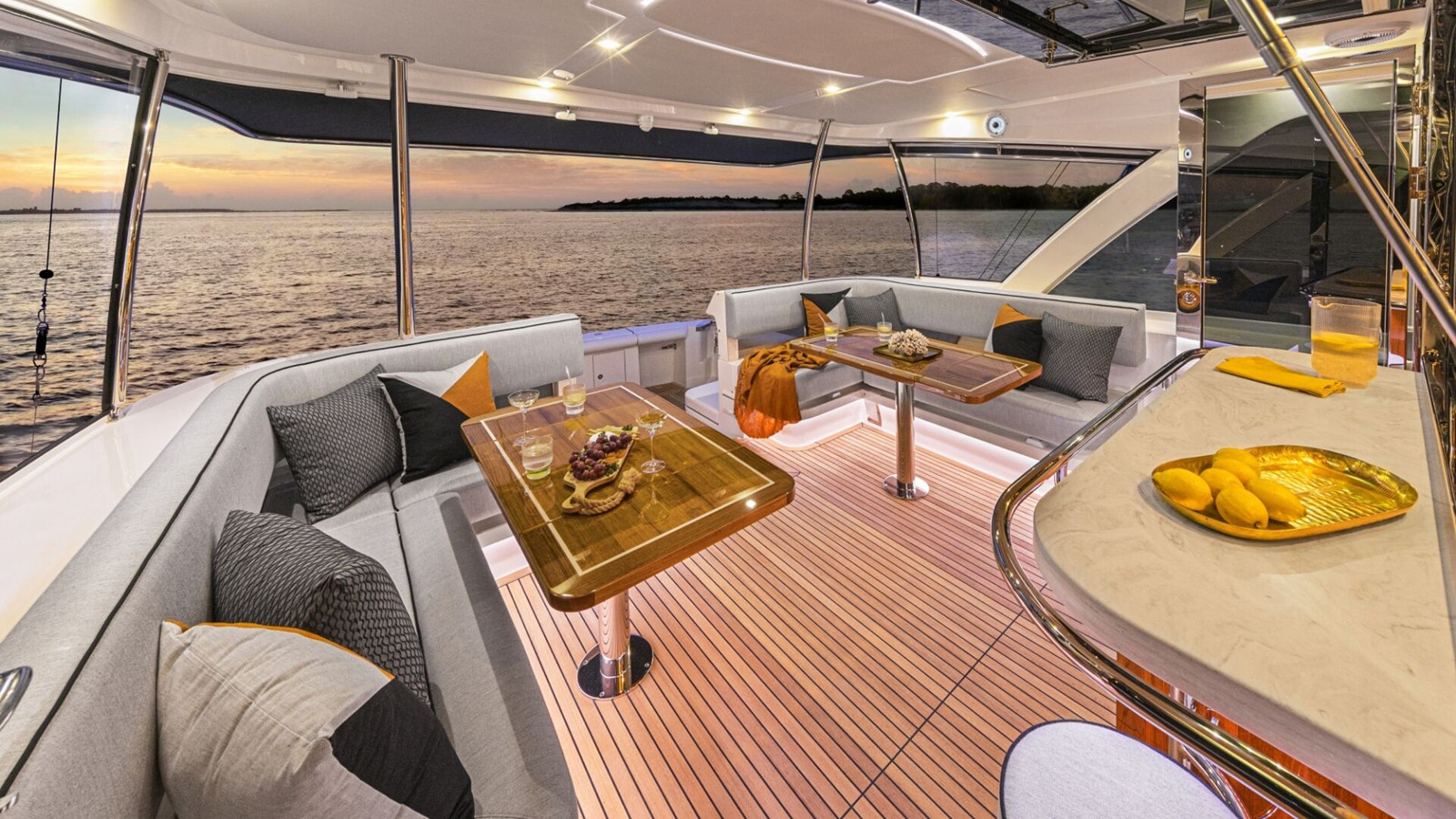 https://arconyachts.ams3.digitaloceanspaces.com/98537/conversions/large_4840545-optimize.jpg