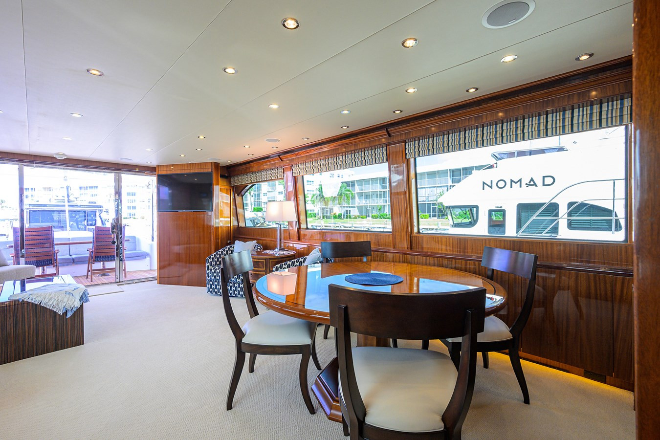 https://arconyachts.ams3.digitaloceanspaces.com/98575/conversions/large_4844469-optimize.jpg