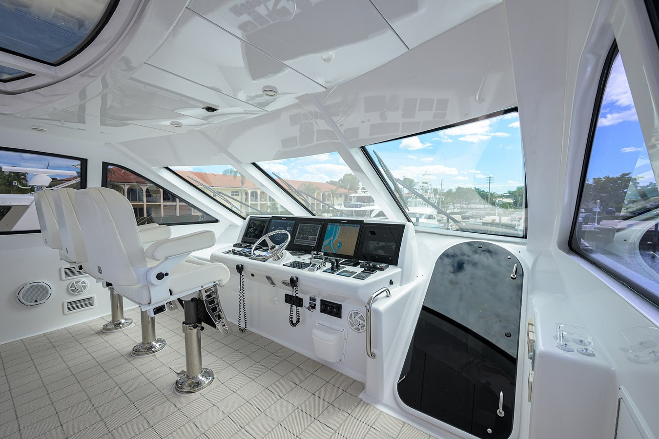 https://arconyachts.ams3.digitaloceanspaces.com/98645/conversions/large_4844497-optimize.jpg