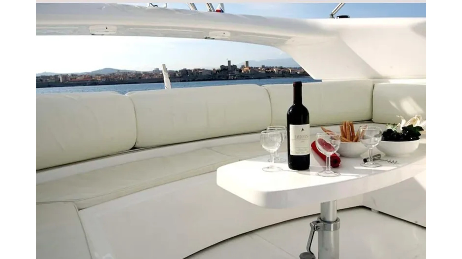 https://arconyachts.ams3.digitaloceanspaces.com/98739/conversions/large_4823801-optimize.jpg