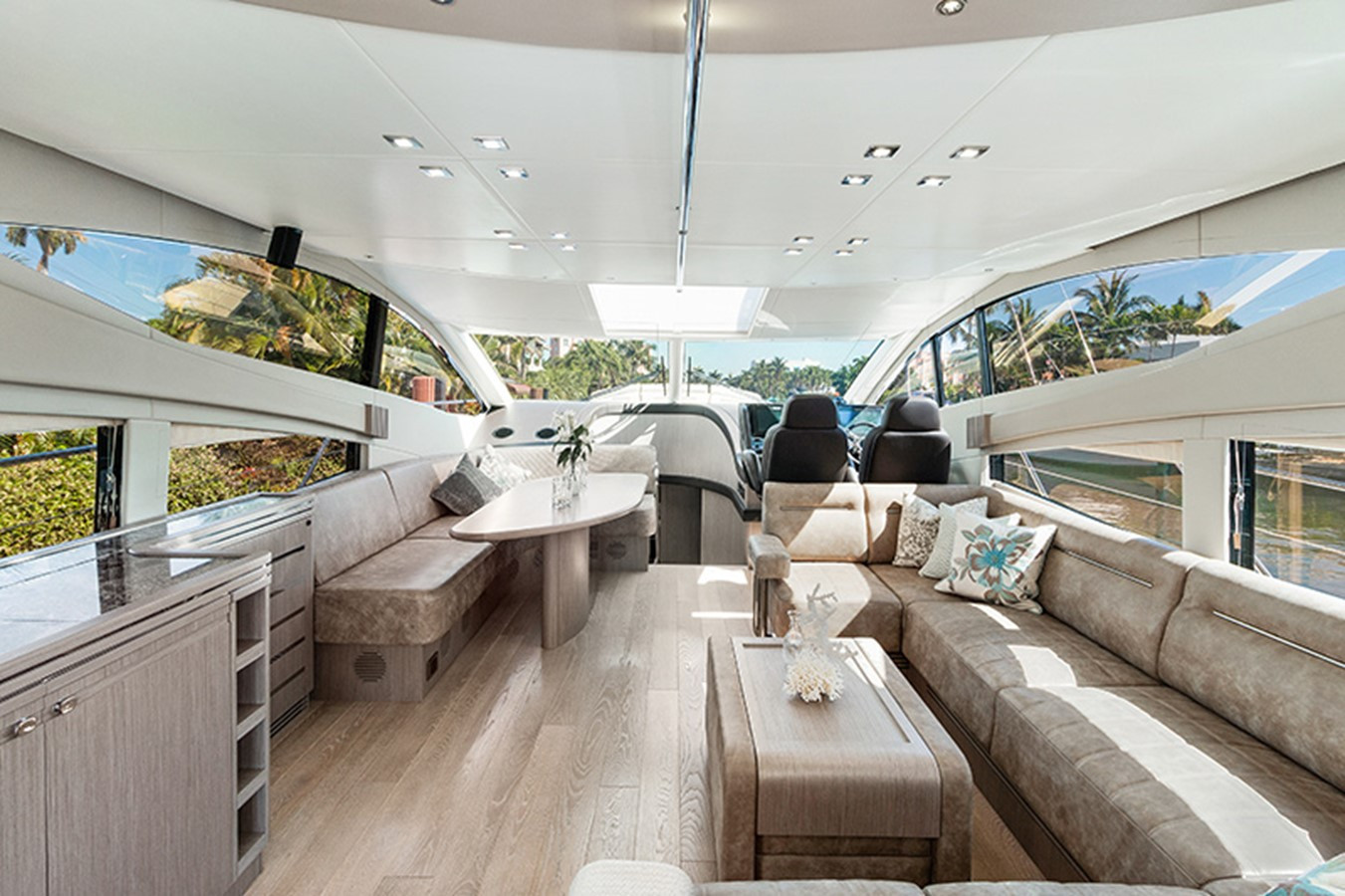 https://arconyachts.ams3.digitaloceanspaces.com/98786/conversions/large_2513716-optimize.jpg