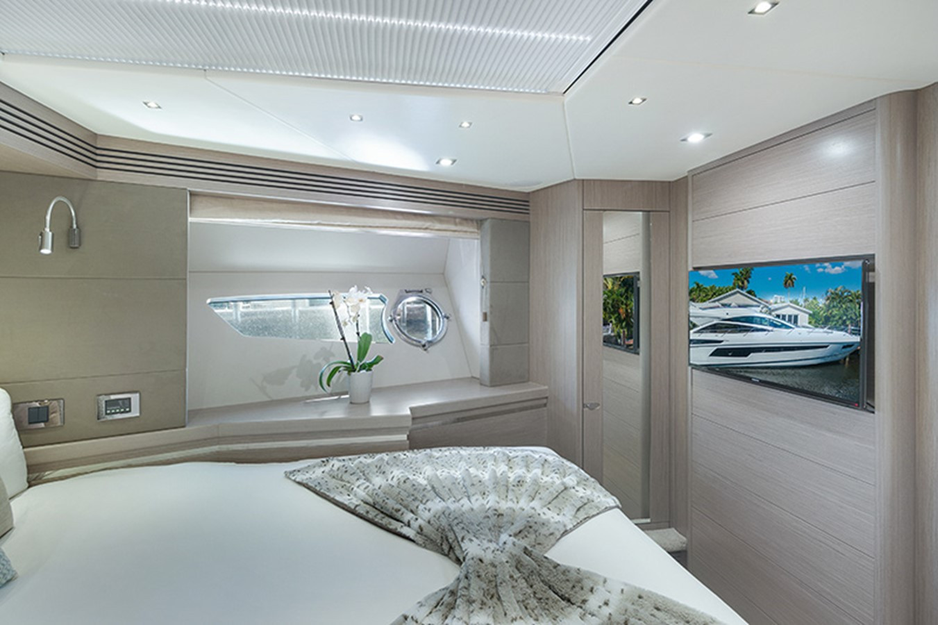 https://arconyachts.ams3.digitaloceanspaces.com/98825/conversions/large_2513729-optimize.jpg